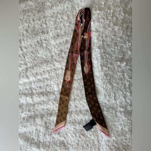 Louis Vuitton Twilly - Picture 2 of 5